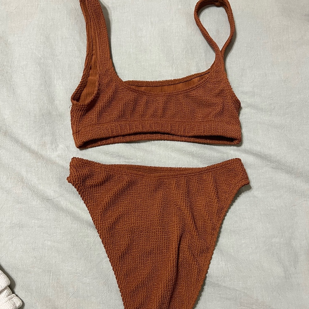 Good American Always Fits Swimsuit Set